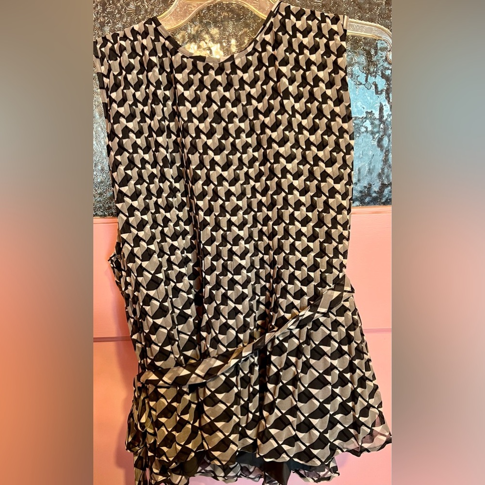 Banana Republic Factory Pleated Tie Waist Sleeveless Top